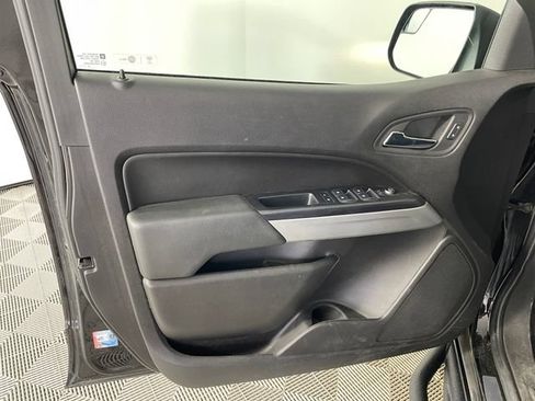 Used 2016 Chevrolet Colorado LT w/ Midnight Edition AWD/4WD image 10