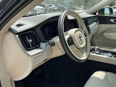 Certified 2025 Volvo XC60 B5 Core AWD/4WD image 18