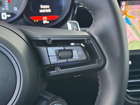 Certified 2026 Porsche Macan AWD/4WD image 27