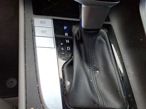 Used 2024 Hyundai Elantra SEL FWD image 24