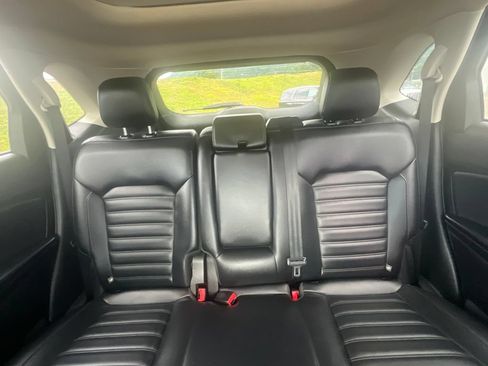 Used 2022 Ford Edge SEL AWD/4WD image 7
