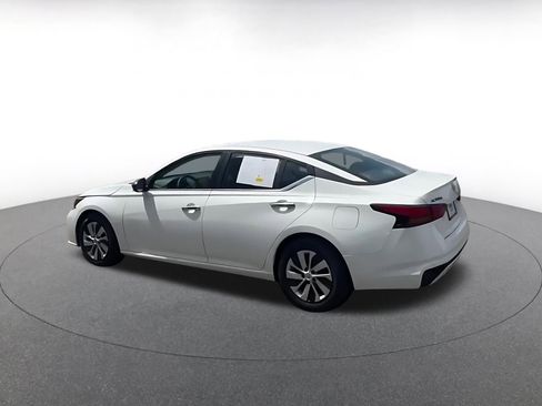 Used 2024 Nissan Altima 2.5 S image 10