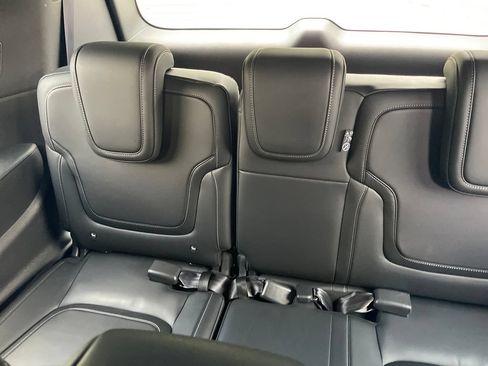 Used 2026 Nissan Armada PRO-4X AWD/4WD image 12