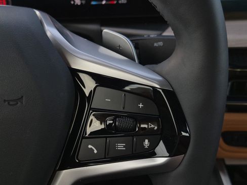 Certified 2025 BMW 330i Sedan w/ Premium Package image 15