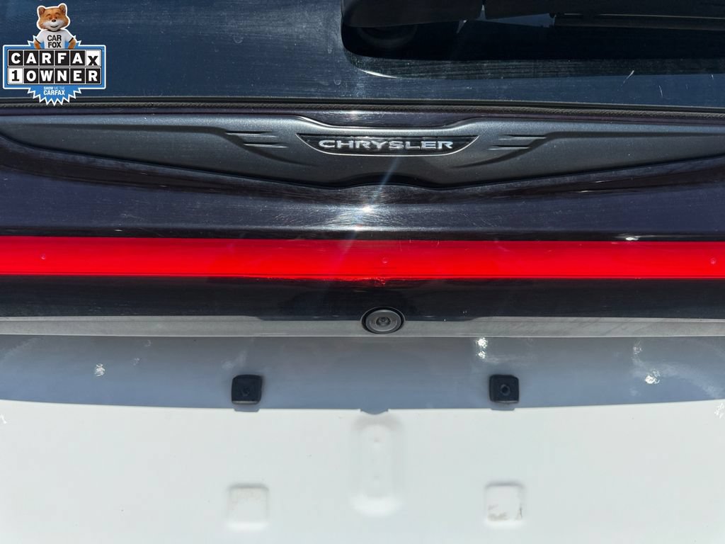 Used 2025 Chrysler Pacifica Limited FWD image 17