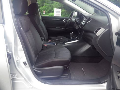 Used 2019 Nissan Sentra SV FWD image 12