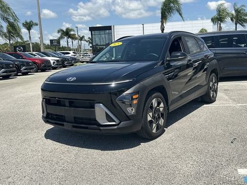 Certified 2025 Hyundai Kona SEL FWD image 3