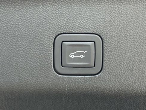 Used 2025 Cadillac Escalade V AWD/4WD image 15
