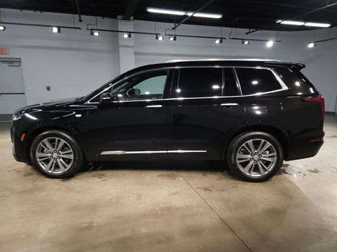 Used 2025 Cadillac XT6 Premium Luxury image 4