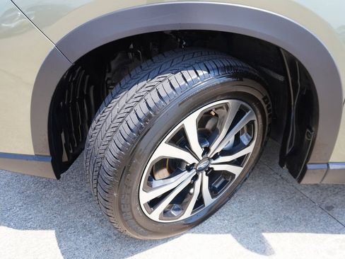 Used 2020 Subaru Forester Limited w/ Popular Package #3 image 30