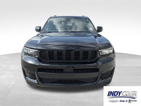 Used 2023 Jeep Grand Cherokee L Laredo AWD/4WD image 2