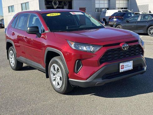 Certified 2022 Toyota RAV4 LE image 1