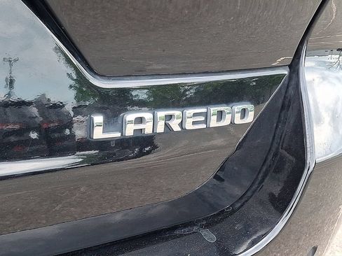 Used 2023 Jeep Grand Cherokee Laredo AWD/4WD image 30
