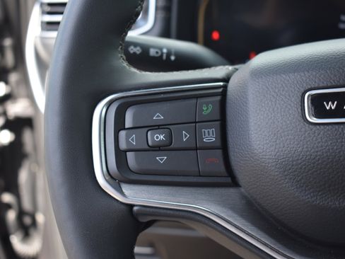 Used 2024 Jeep Wagoneer Series II w/ Convenience Group I image 15