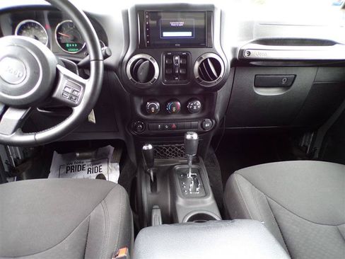Used 2015 Jeep Wrangler Unlimited Sport w/ Quick Order Package 24S AWD/4WD image 32