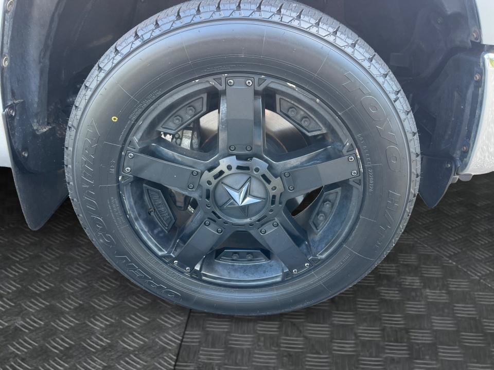 Used 2018 Toyota Tundra Limited w/ Limited Premium Package AWD/4WD image 24