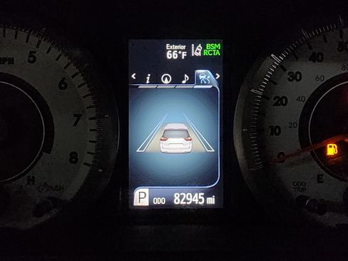 Used 2019 Toyota Sienna SE w/ SE Preferred Package image 27