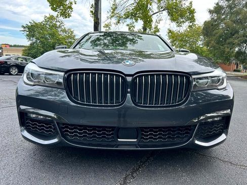 Used 2019 BMW 740i w/ Executive Package image 9