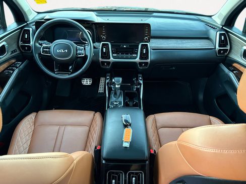 Used 2023 Kia Sorento SX Prestige image 4