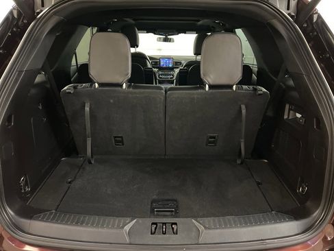 Certified 2020 Ford Explorer XLT w/ Equipment Group 202A image 32