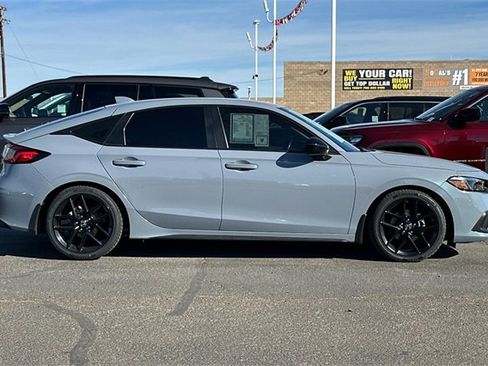 Used 2023 Honda Civic Sport image 2