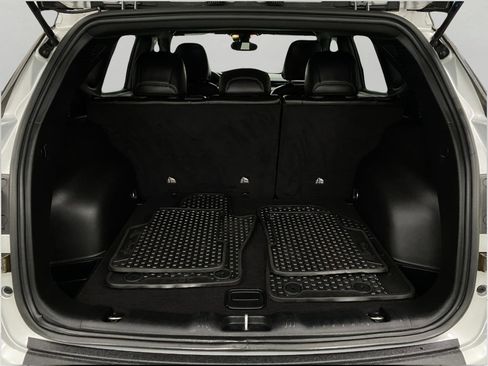 Used 2025 Jeep Compass Trailhawk AWD/4WD image 6