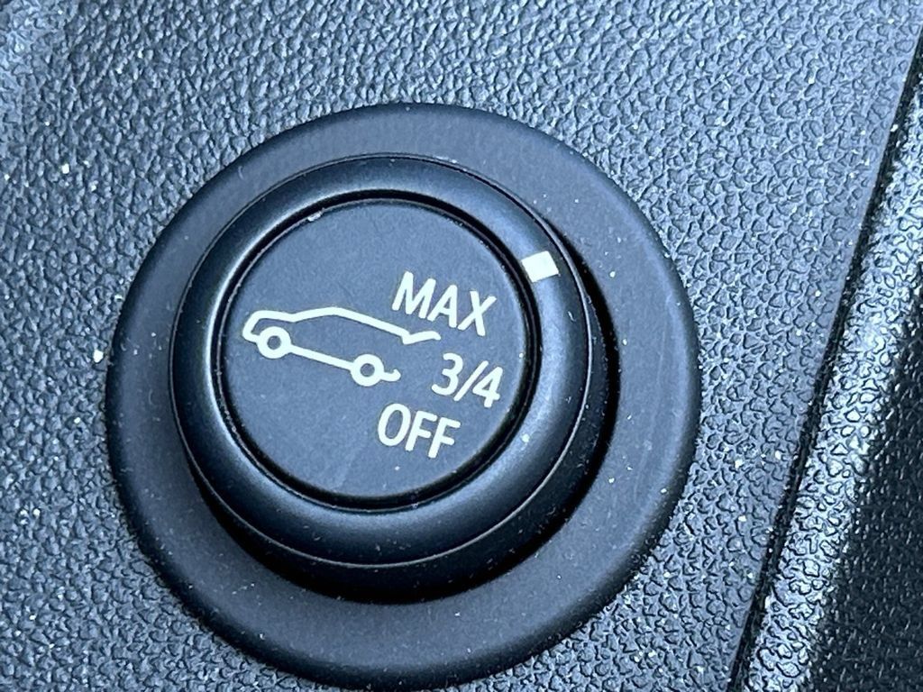 Used 2023 Chevrolet Equinox LT FWD image 27