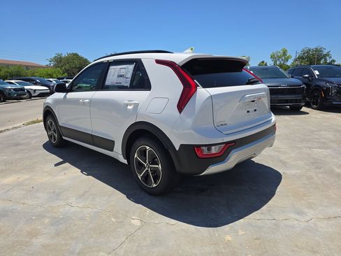 New 2026 Kia Niro EX FWD image 6