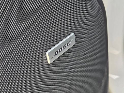 Used 2024 GMC Yukon XL Denali w/ Advanced Technology Package image 18