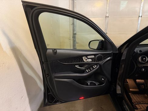 Used 2018 Mercedes-Benz GLC 300 GLC300 4MATIC image 9