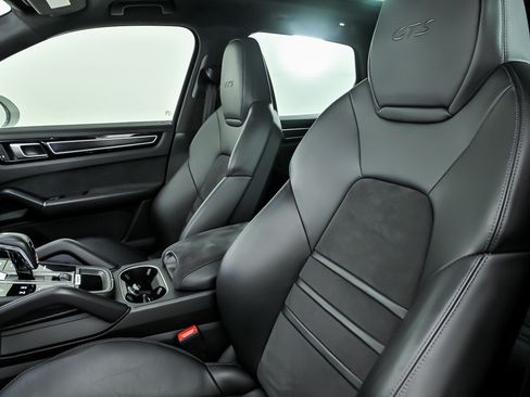 Used 2023 Porsche Cayenne GTS AWD/4WD image 18