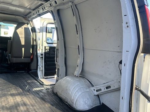Used 2013 GMC Savana 2500 w/ Cold Climate Package image 19