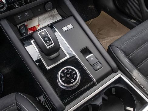 New 2025 Mitsubishi Outlander 4WD Plug-In Hybrid image 39