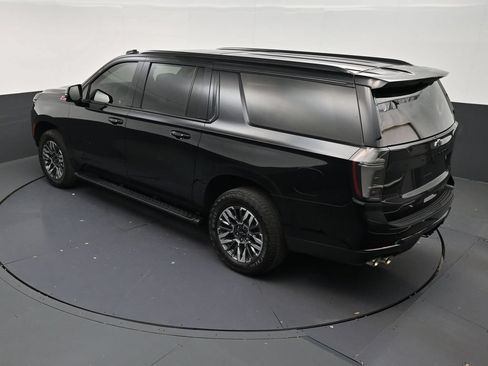 Used 2025 Chevrolet Suburban Z71 w/ Comfort Package AWD/4WD image 14