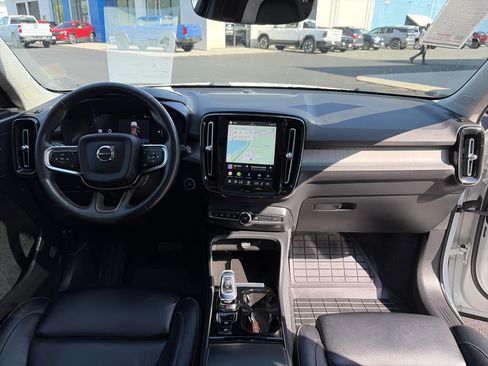 Used 2023 Volvo XC40 B5 Ultimate w/ Protection Package Premier AWD/4WD image 14