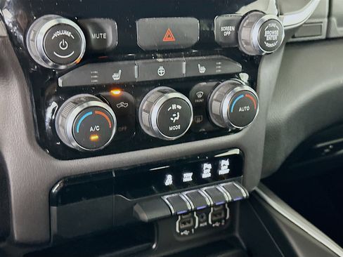 Used 2022 RAM 1500 Big Horn AWD/4WD image 23