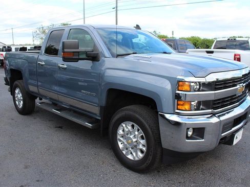 Used 2015 Chevrolet Silverado 2500 LT w/ LT Convenience Package AWD/4WD image 8