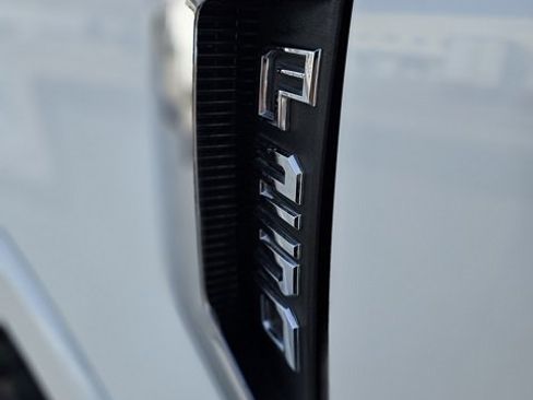 Used 2022 Ford F250 Lariat w/ Tremor Off-Road Package image 9