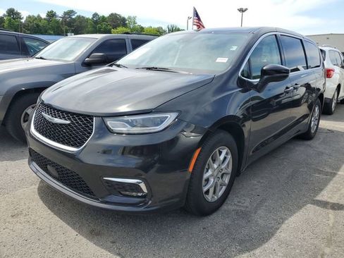Certified 2023 Chrysler Pacifica Touring-L FWD image 3