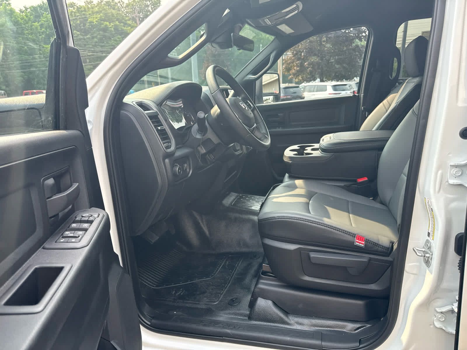 New 2026 RAM 5500 Tradesman w/ Chrome Appearance Group AWD/4WD image 9