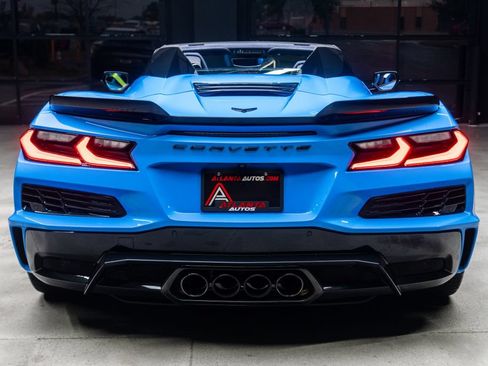 Used 2025 Chevrolet Corvette Z06 RWD image 17
