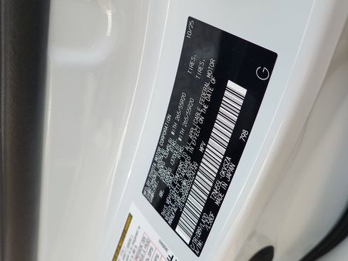 New 2025 Toyota 4Runner Limited image 12