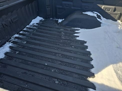 Used 2025 GMC Sierra 1500 Elevation image 5