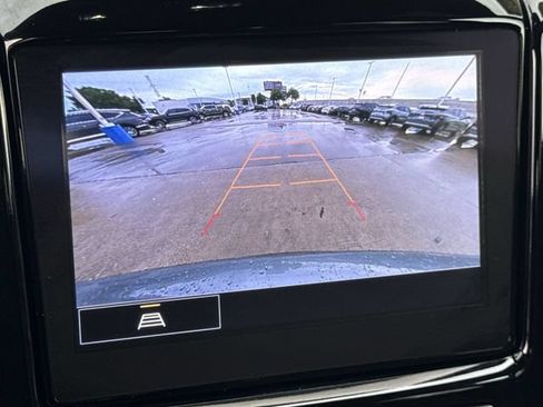 Certified 2023 Chevrolet Traverse LT FWD image 19