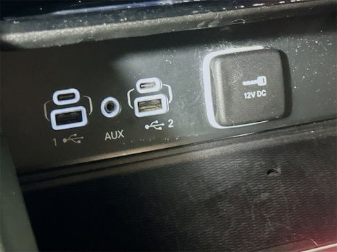 Used 2023 Jeep Grand Cherokee L Laredo image 32