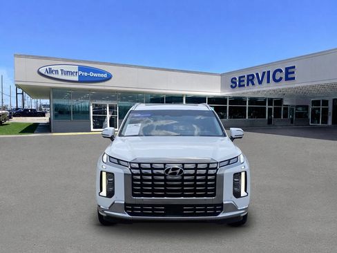 Used 2023 Hyundai Palisade Calligraphy FWD image 3