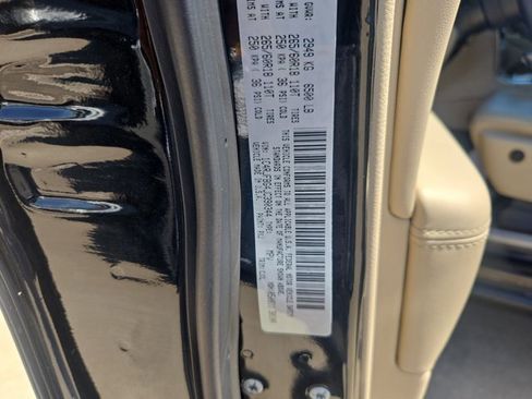 Used 2018 Jeep Grand Cherokee Limited image 24