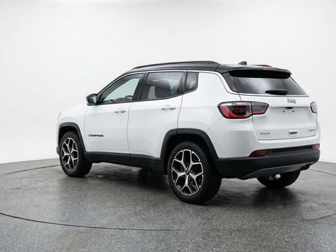 Used 2025 Jeep Compass Limited image 6
