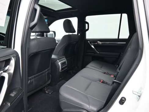 Used 2022 Lexus GX 460 Premium w/ Premium Package AWD/4WD image 24