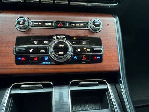 Used 2022 Lincoln Aviator Reserve w/ Equipment Group 201A RWD image 26